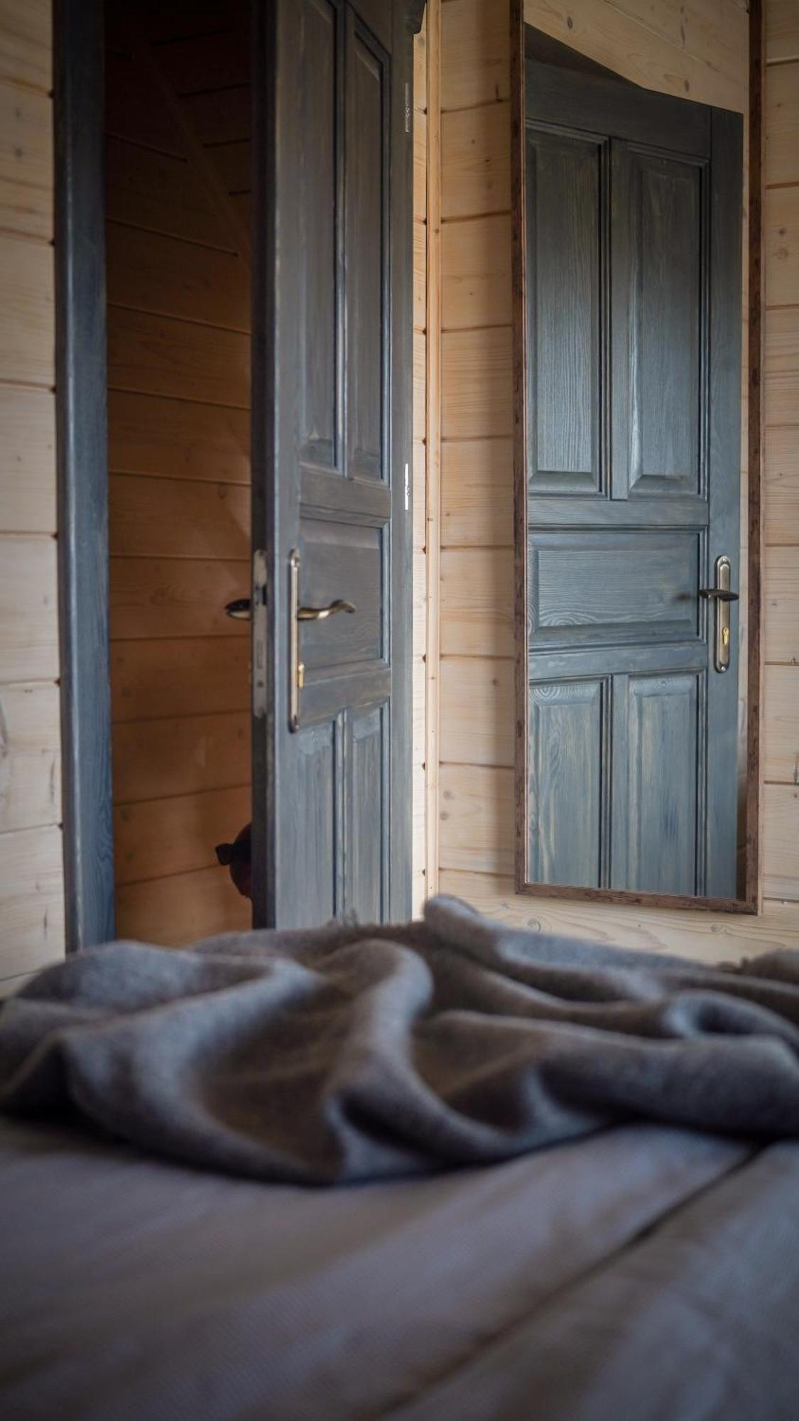 Houten Vakantiewoning "Reisnaarpolen" Royaal Ontbijt, Sauna En Hottub Czarna Góra Eksteriør bilde