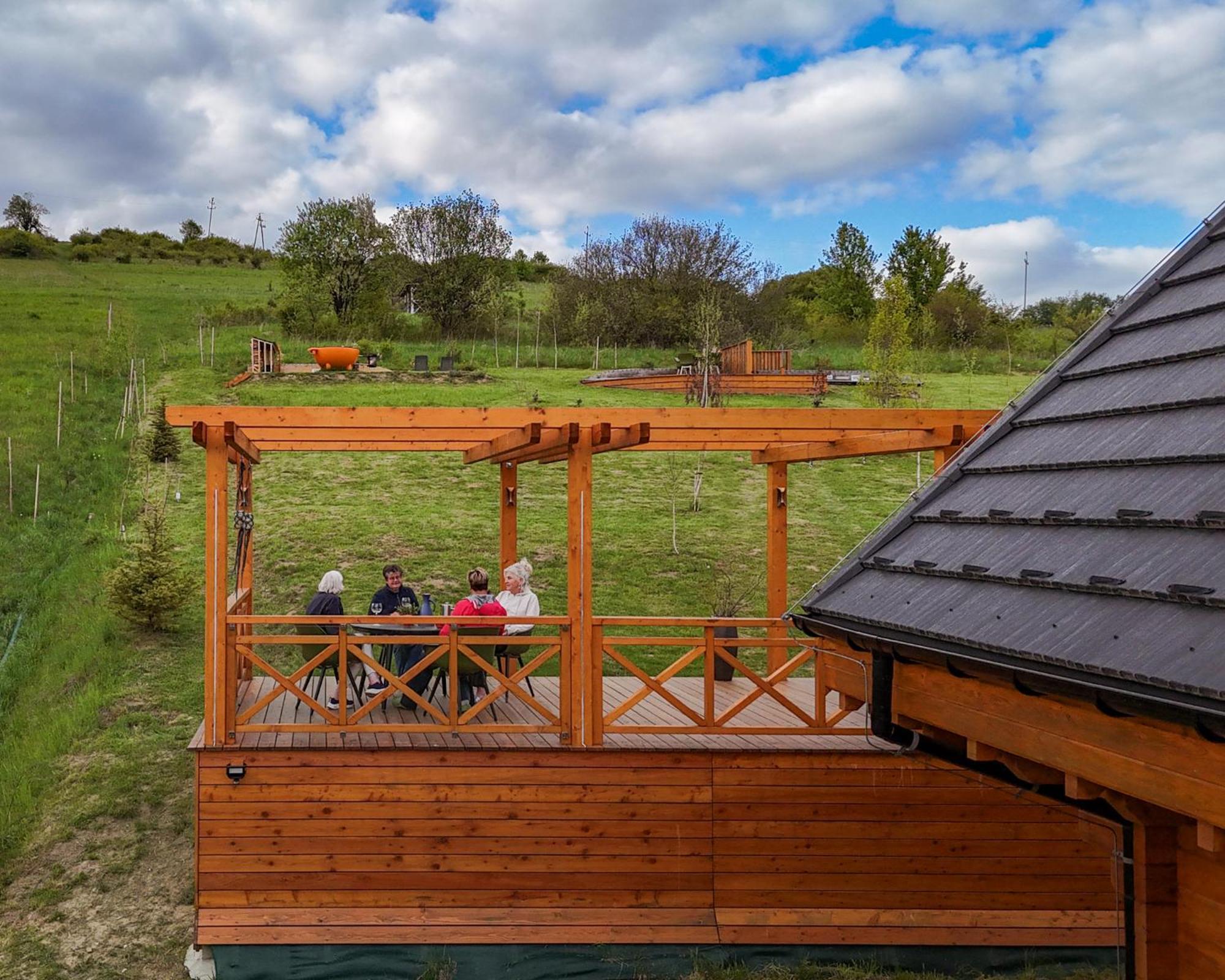 Houten Vakantiewoning "Reisnaarpolen" Royaal Ontbijt, Sauna En Hottub Czarna Góra Eksteriør bilde